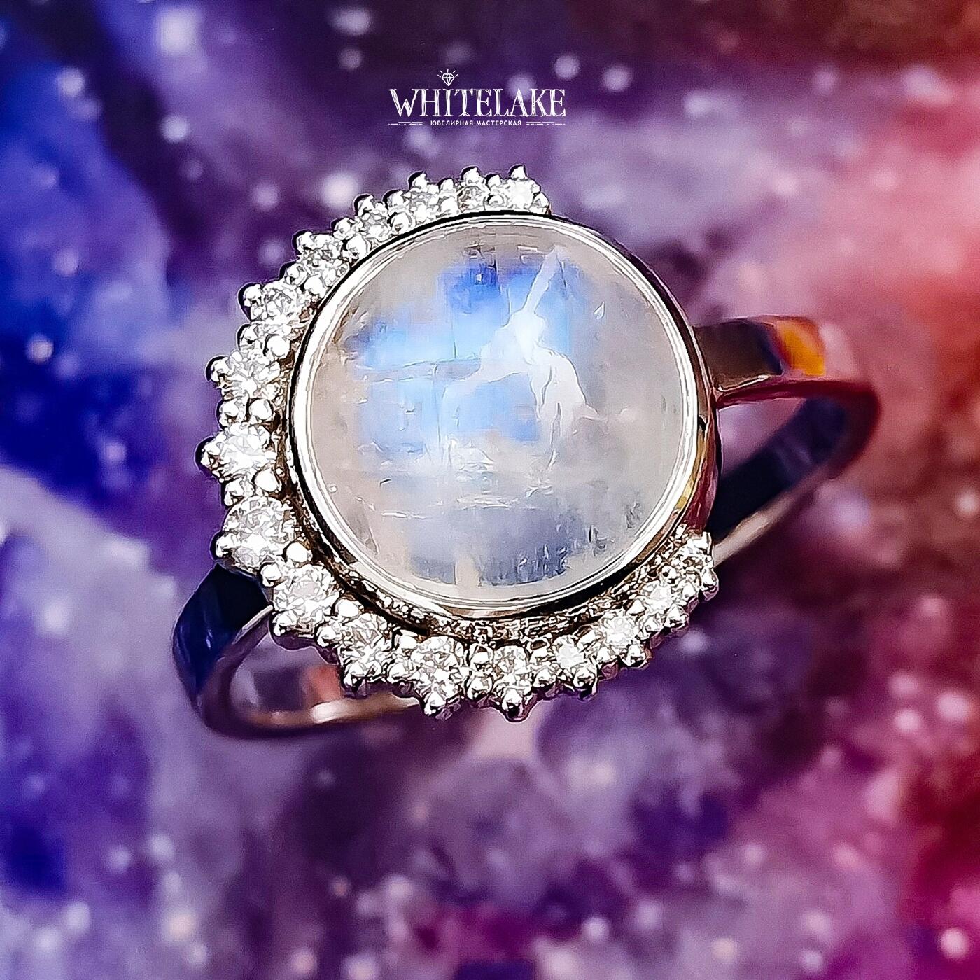 Кольцо с большим лунным камнем - купить в Санкт-Петербурге в ювелирноминтернет-магазине Whitelake